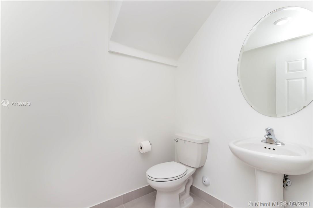 STELLAR PEMBROKE PINES - Residential Lease