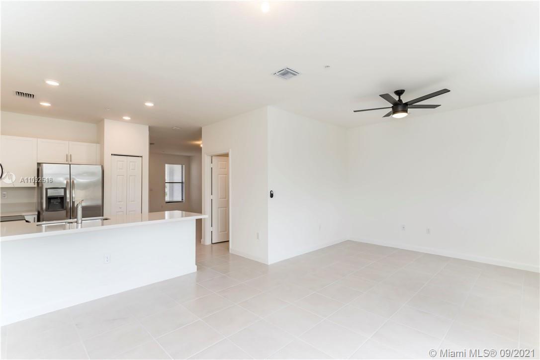 STELLAR PEMBROKE PINES - Residential Lease