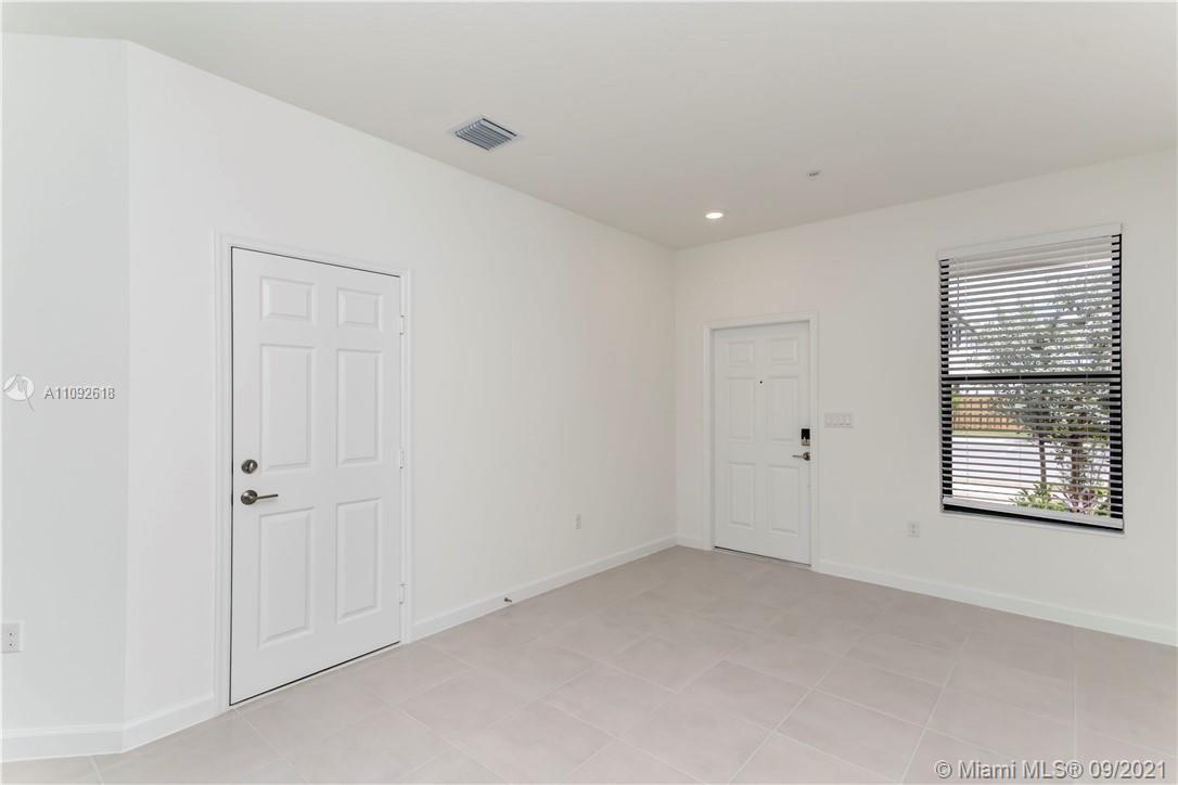 STELLAR PEMBROKE PINES - Residential Lease