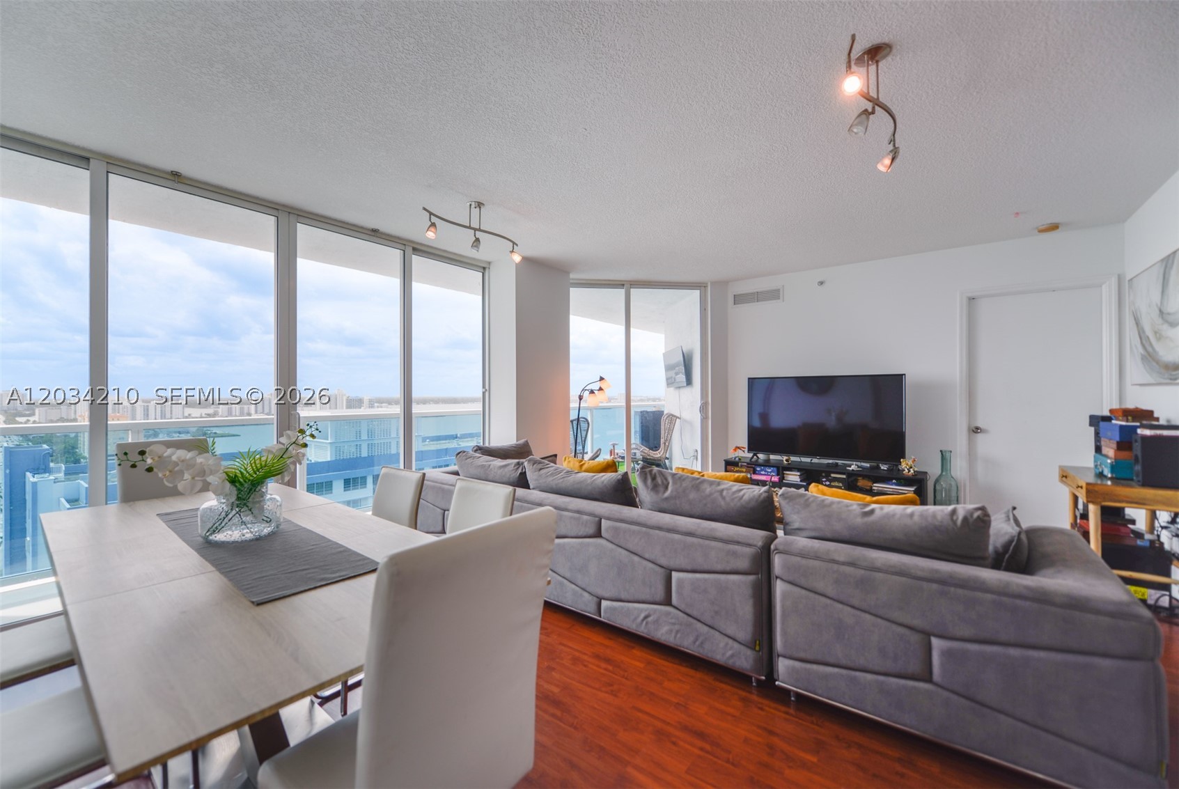 THE BRIDGEWATER CONDO - Residential
