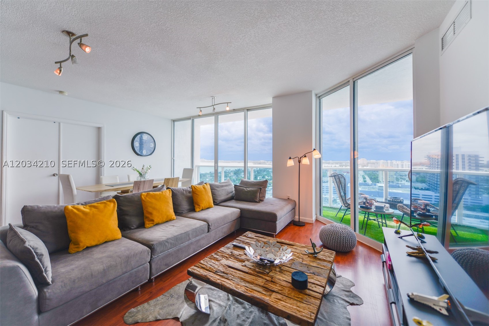 THE BRIDGEWATER CONDO - Residential