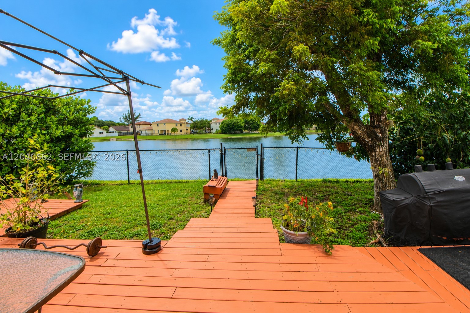 VENTANAS AT HOMESTEAD - Residential