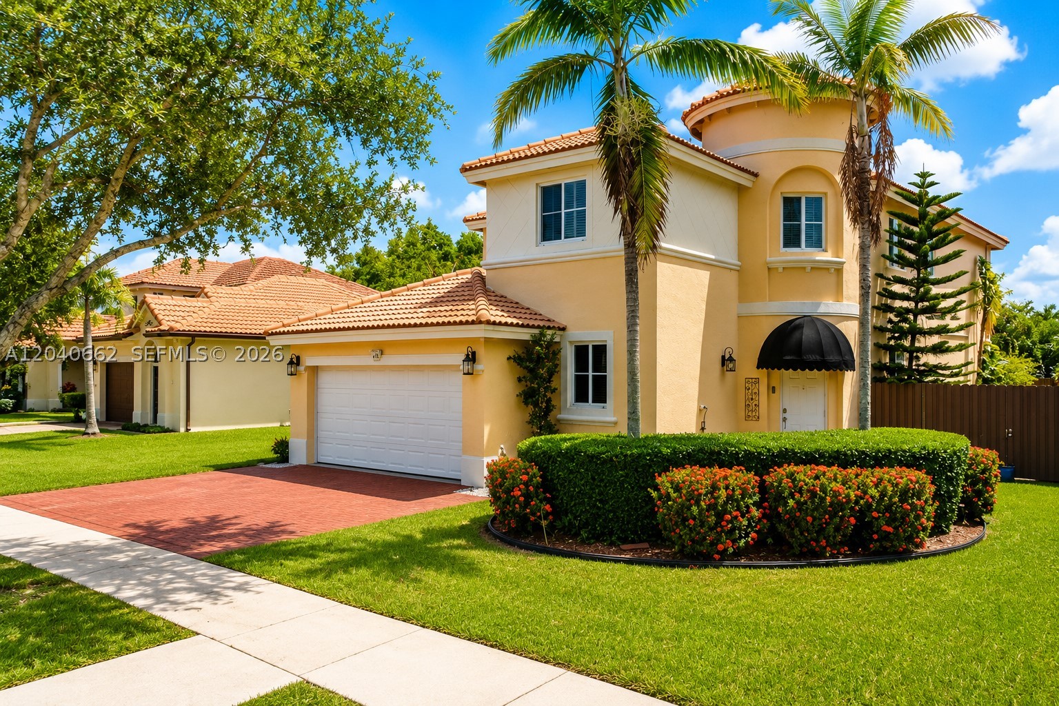 VENTANAS AT HOMESTEAD - Residential