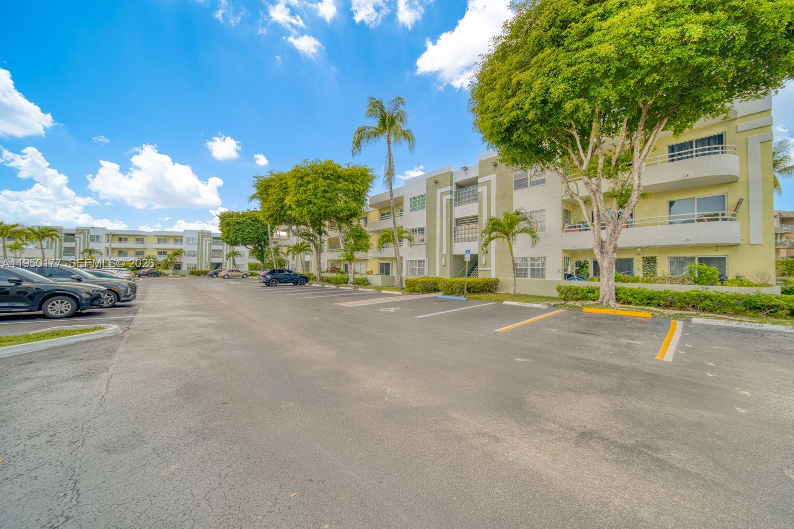 PALM COVE COND - Residential