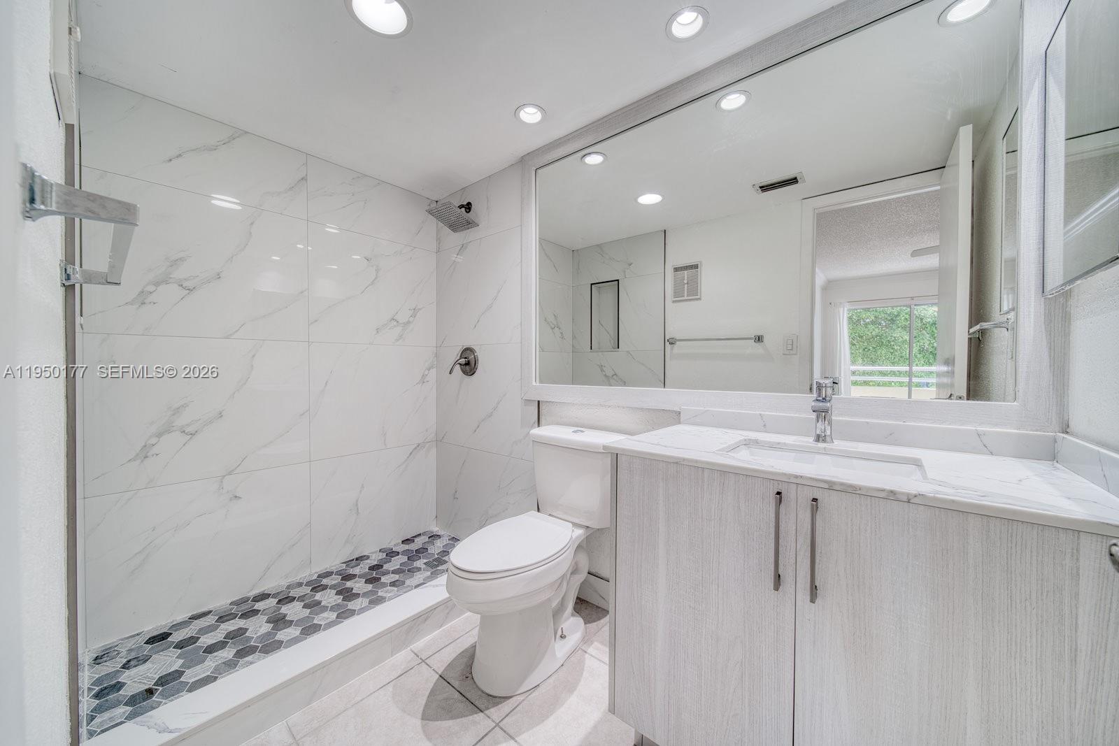PALM COVE COND - Residential