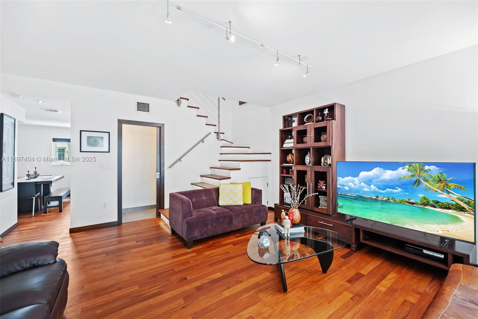 GABLES COURT TOWNHOMES CO - Residential