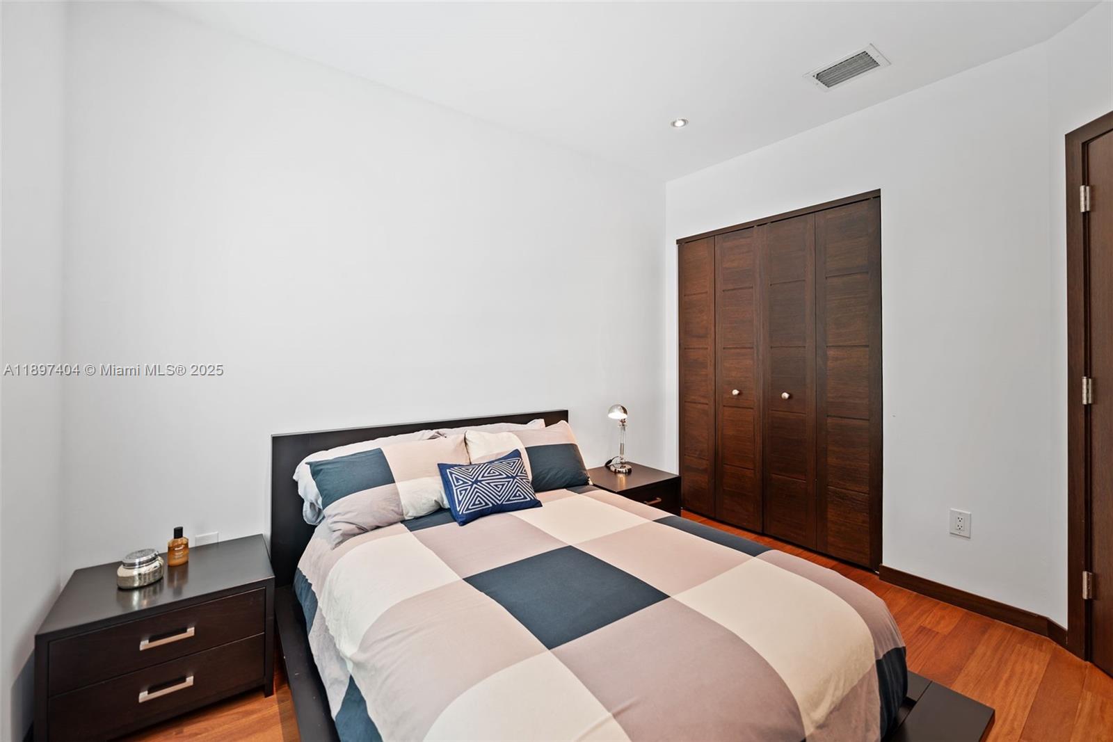 GABLES COURT TOWNHOMES CO - Residential