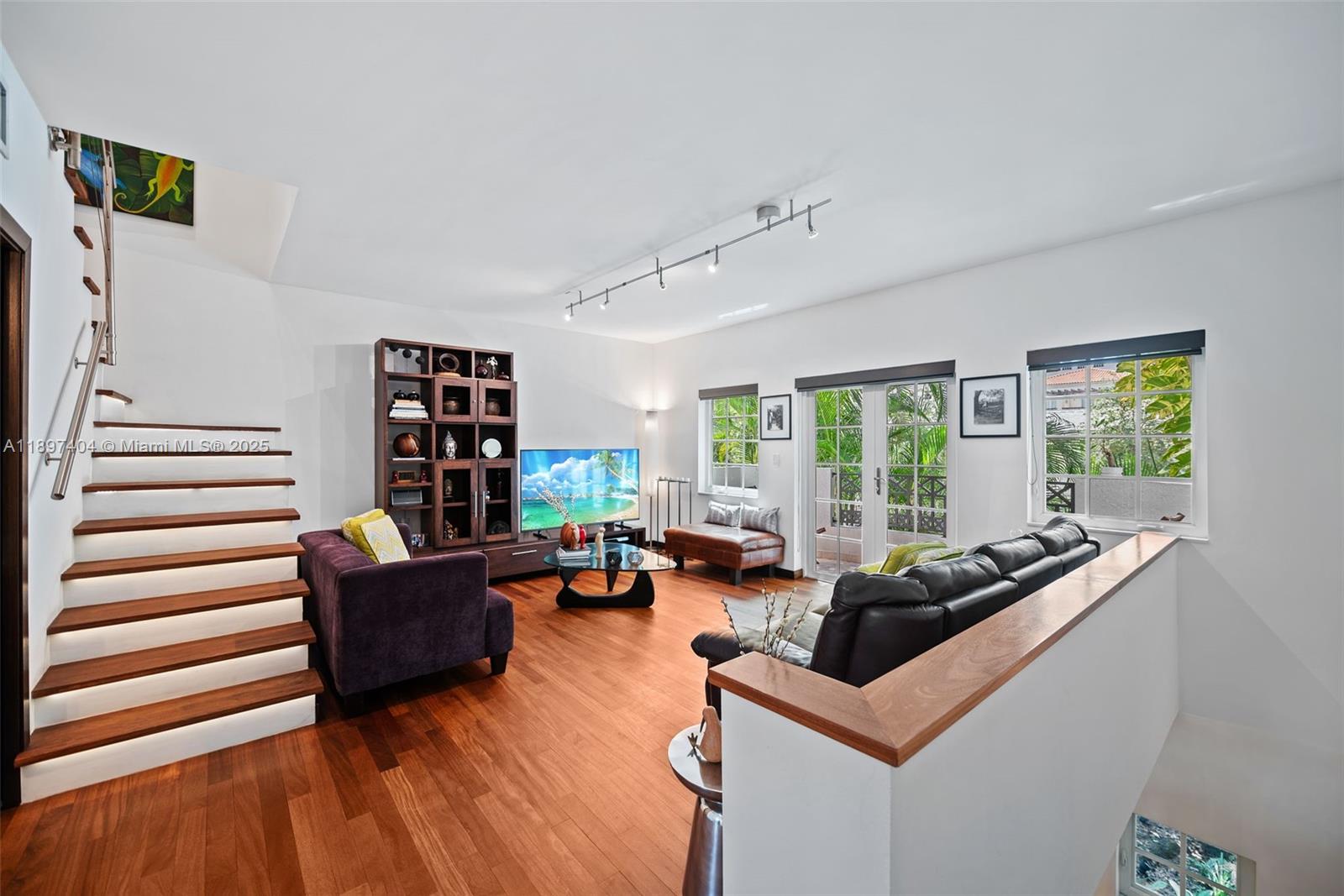 GABLES COURT TOWNHOMES CO - Residential