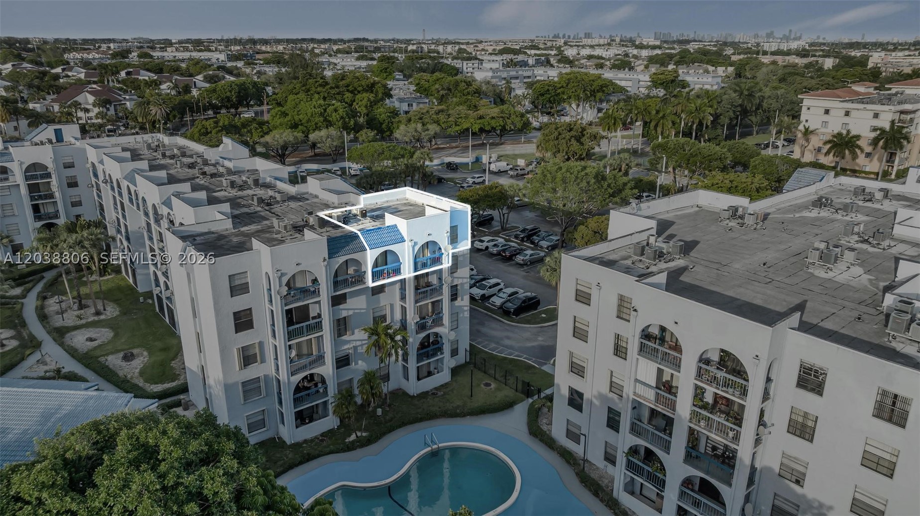 BLEAU GROTTO CONDO - Residential