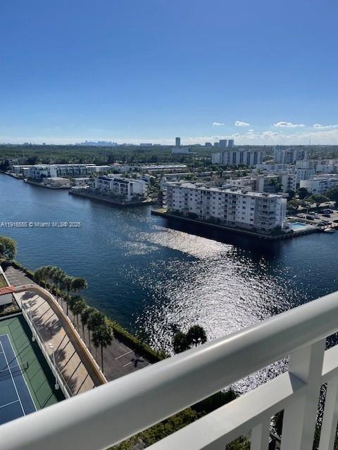 WINSTON TOWERS 500 CONDO - Residential