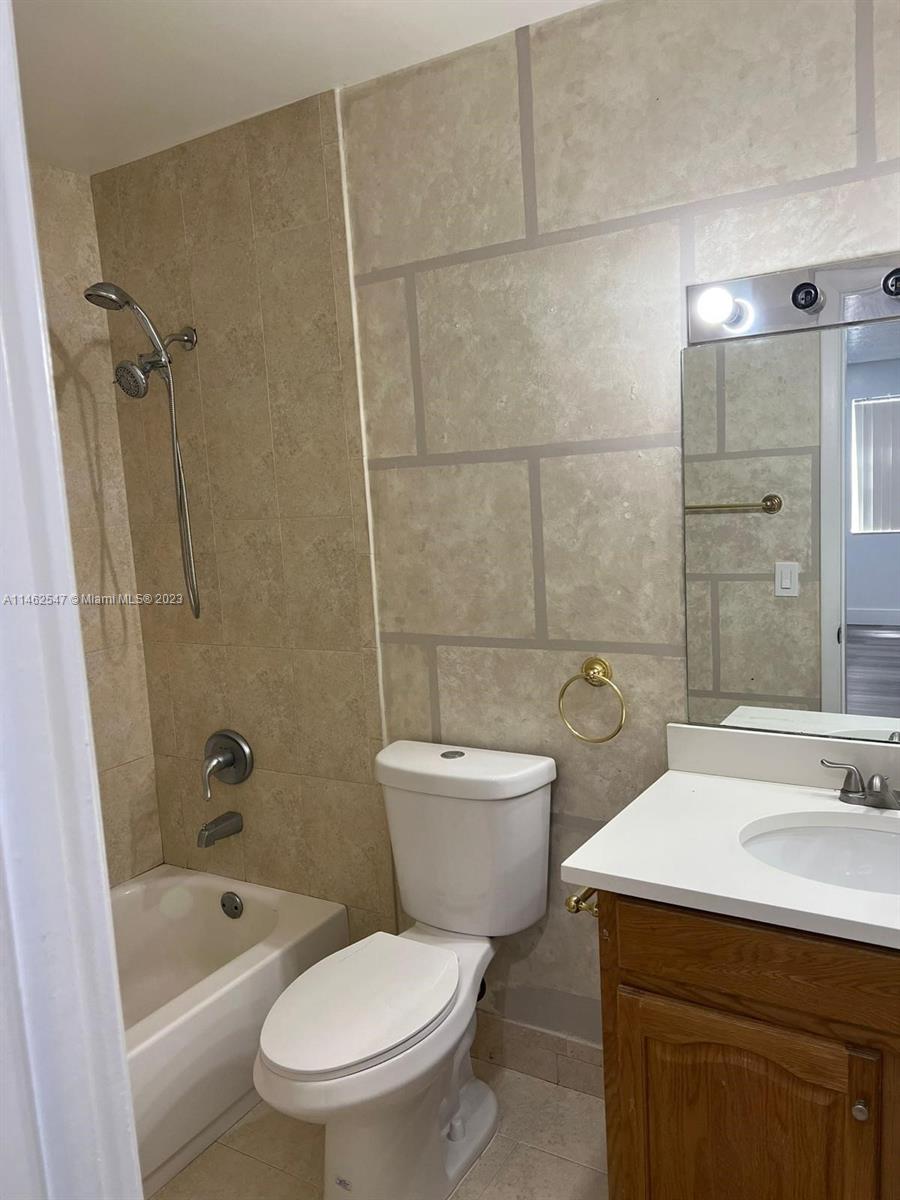 TENNIS VIEW CONDO PH I - Residential Lease