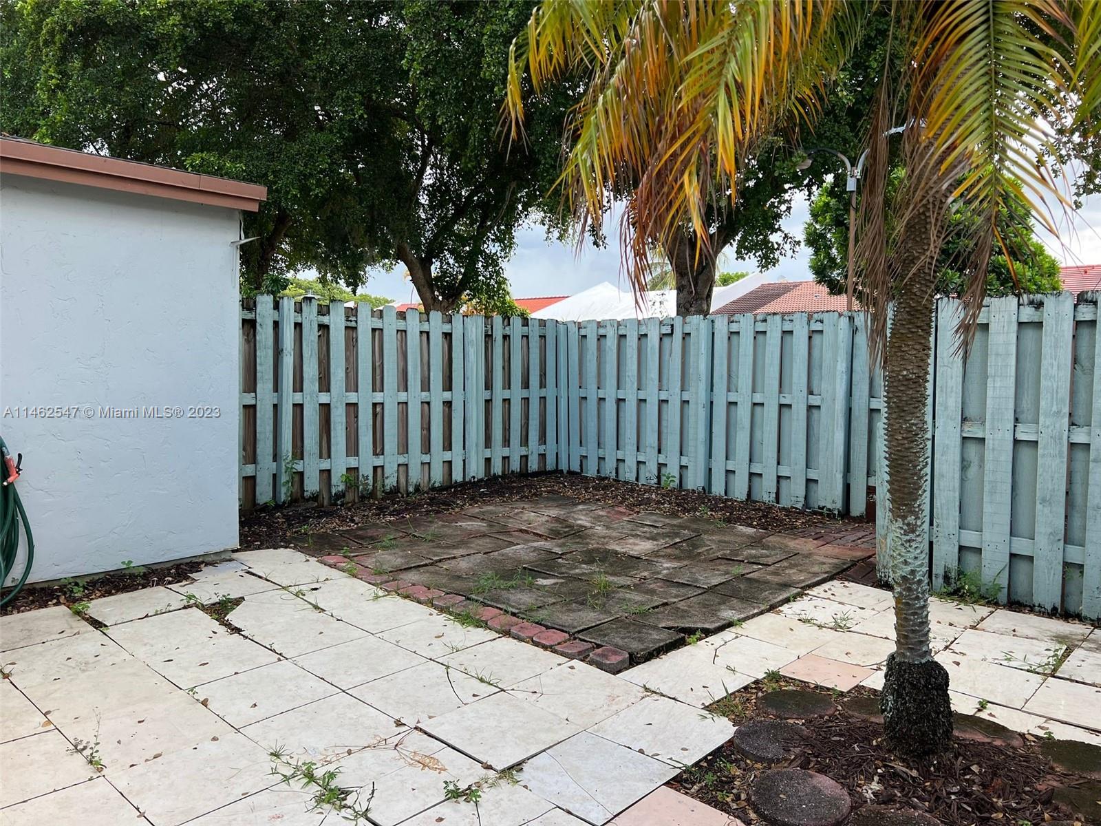 TENNIS VIEW CONDO PH I - Residential Lease