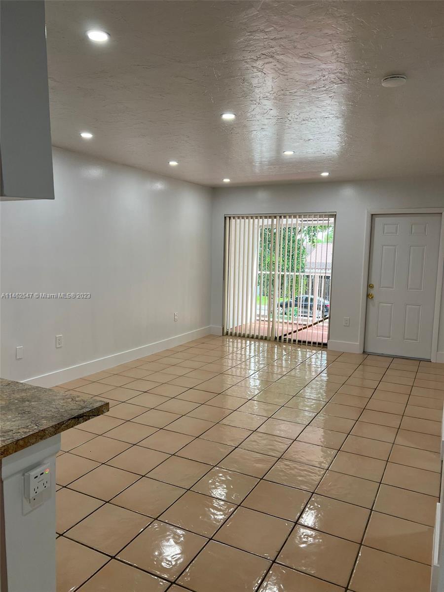 TENNIS VIEW CONDO PH I - Residential Lease