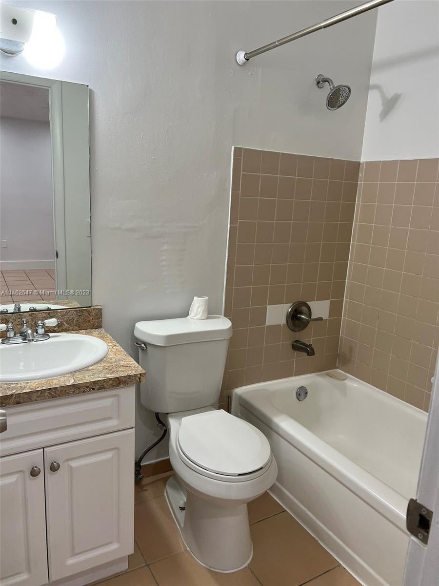 TENNIS VIEW CONDO PH I - Residential Lease