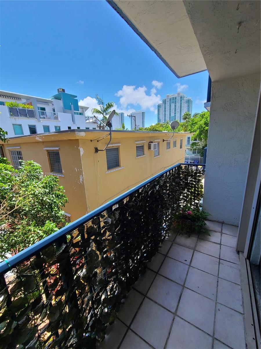 MICHIGAN TERRACE CONDO - Residential