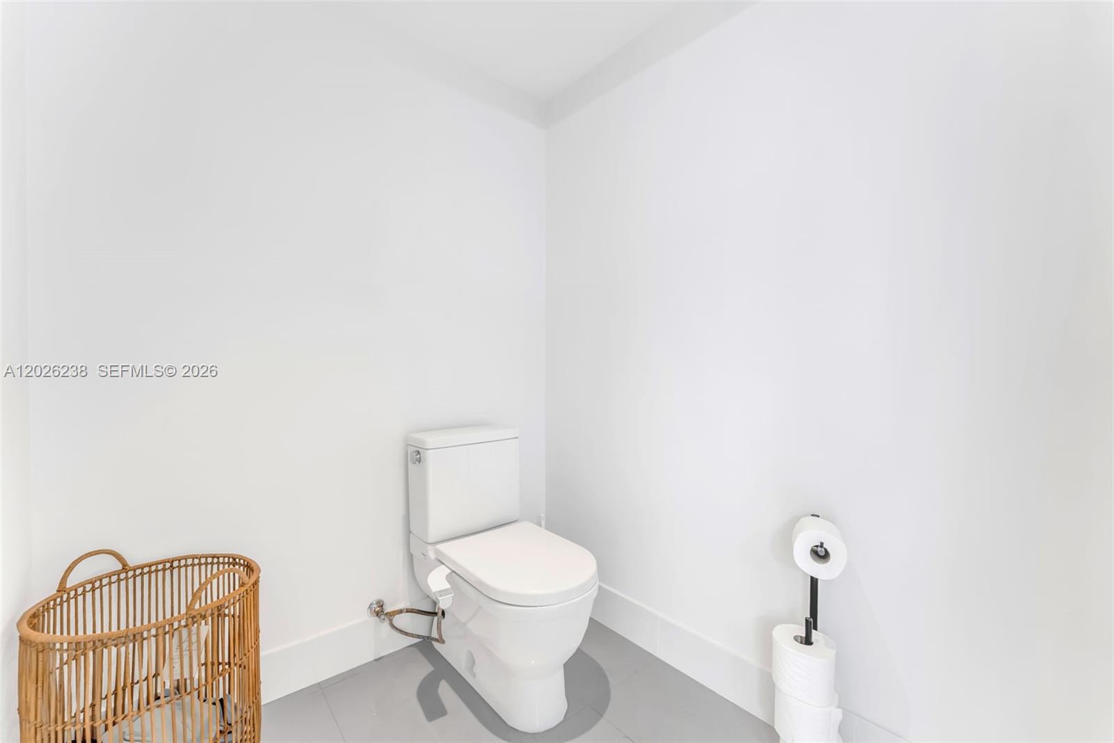 PARQUE TOWERS CONDO - Residential Lease