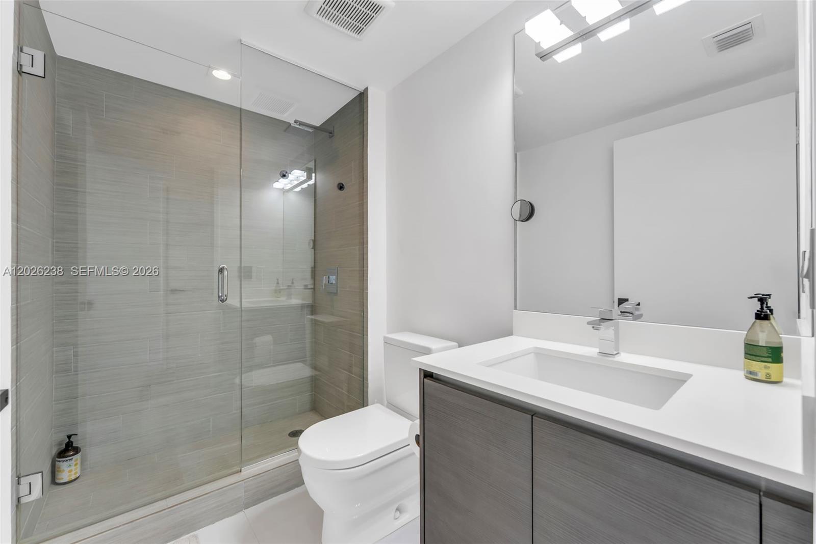 PARQUE TOWERS CONDO - Residential Lease