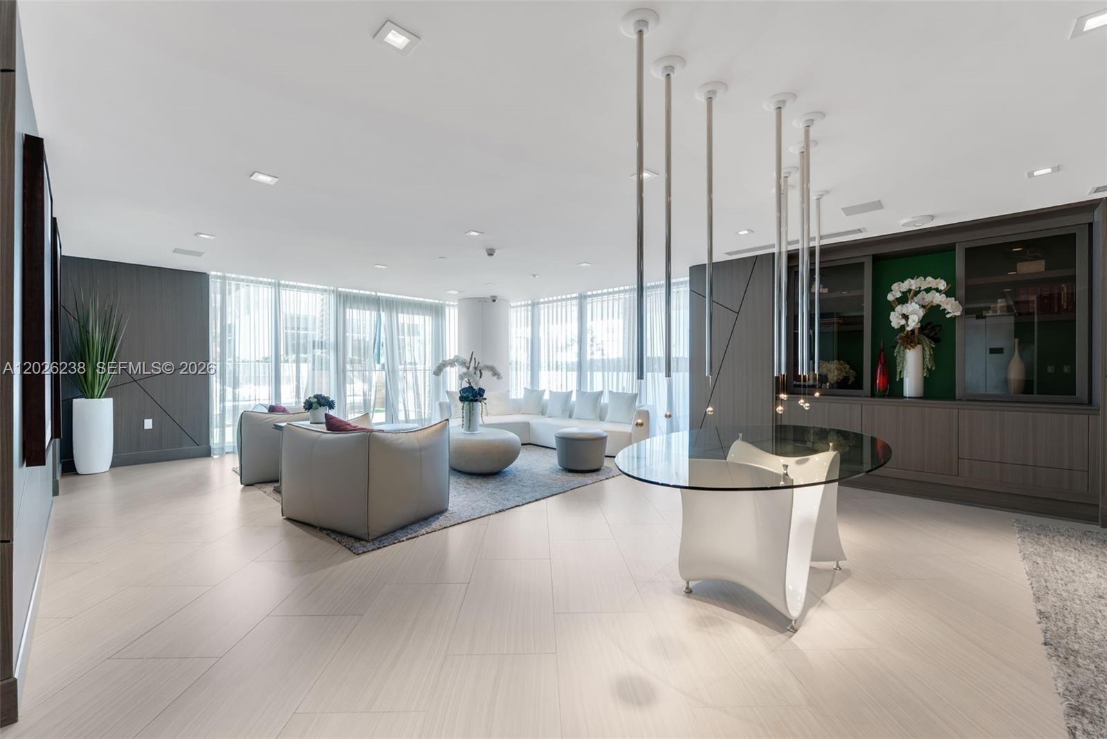PARQUE TOWERS CONDO - Residential Lease