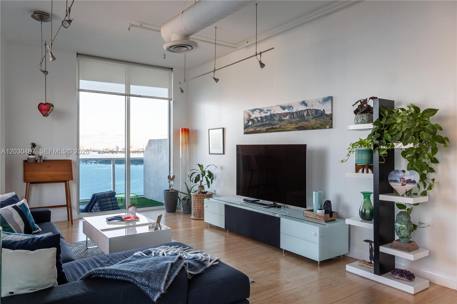 STAR LOFTS ON THE BAY CON - Residential