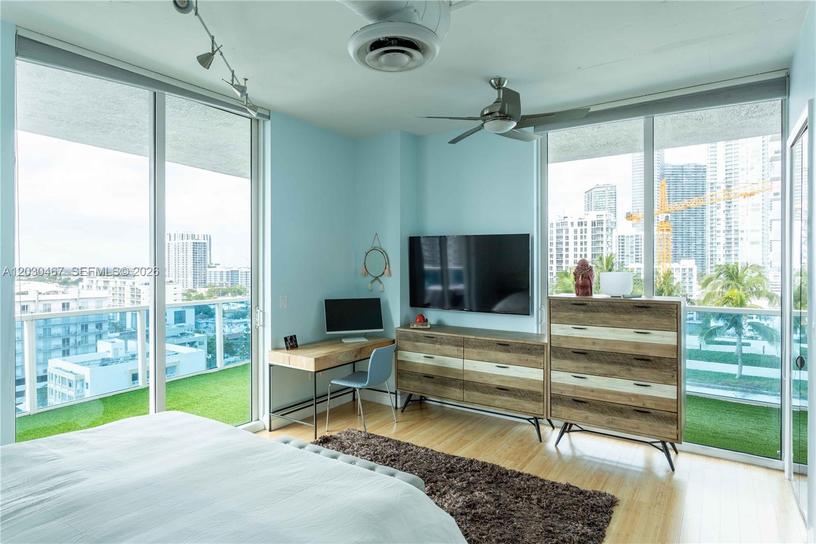STAR LOFTS ON THE BAY CON - Residential