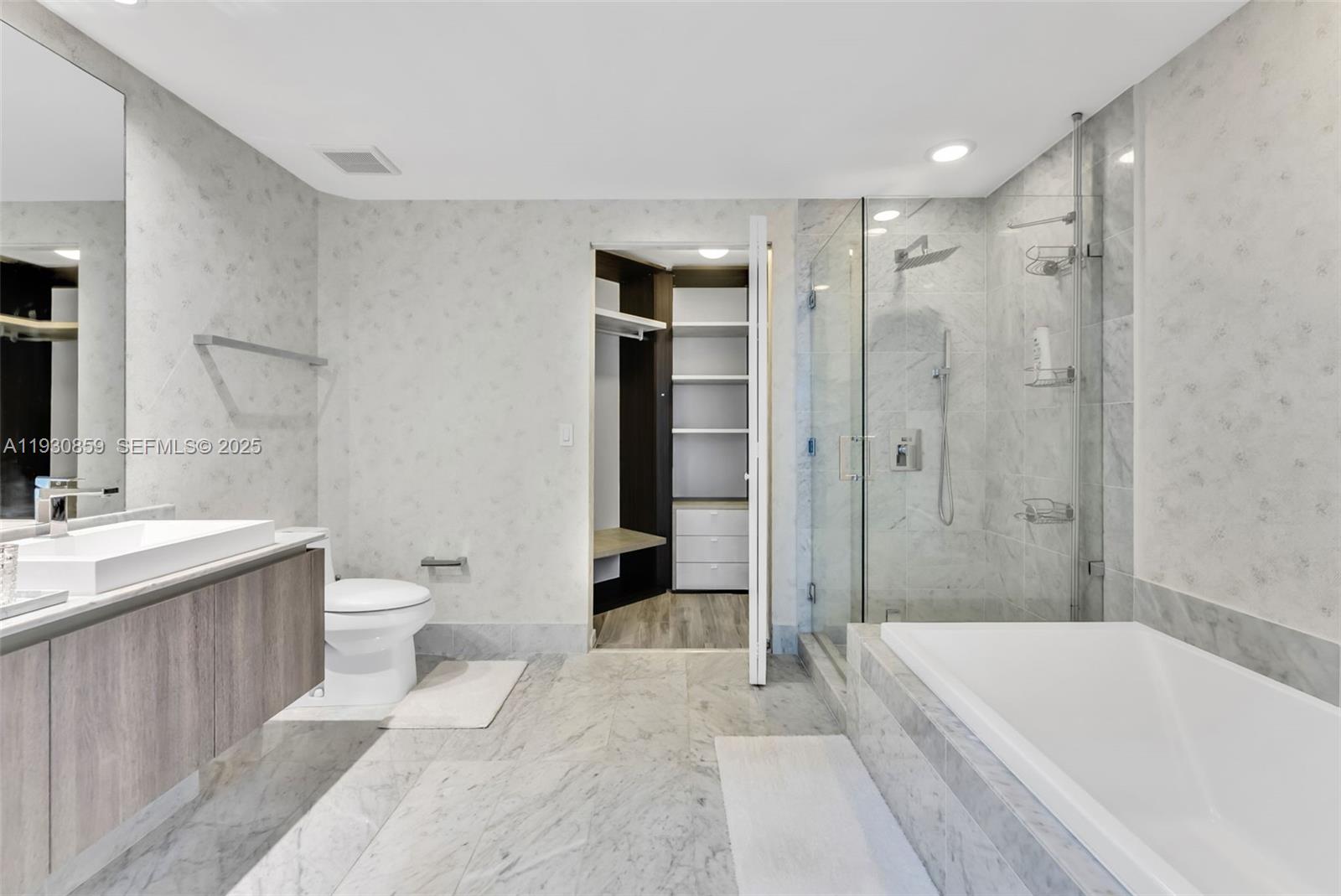 801 SMA RESIDENCE CONDO - Residential