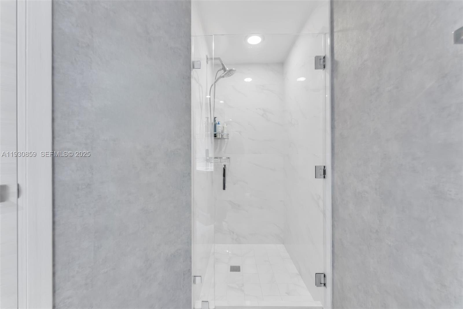 801 SMA RESIDENCE CONDO - Residential