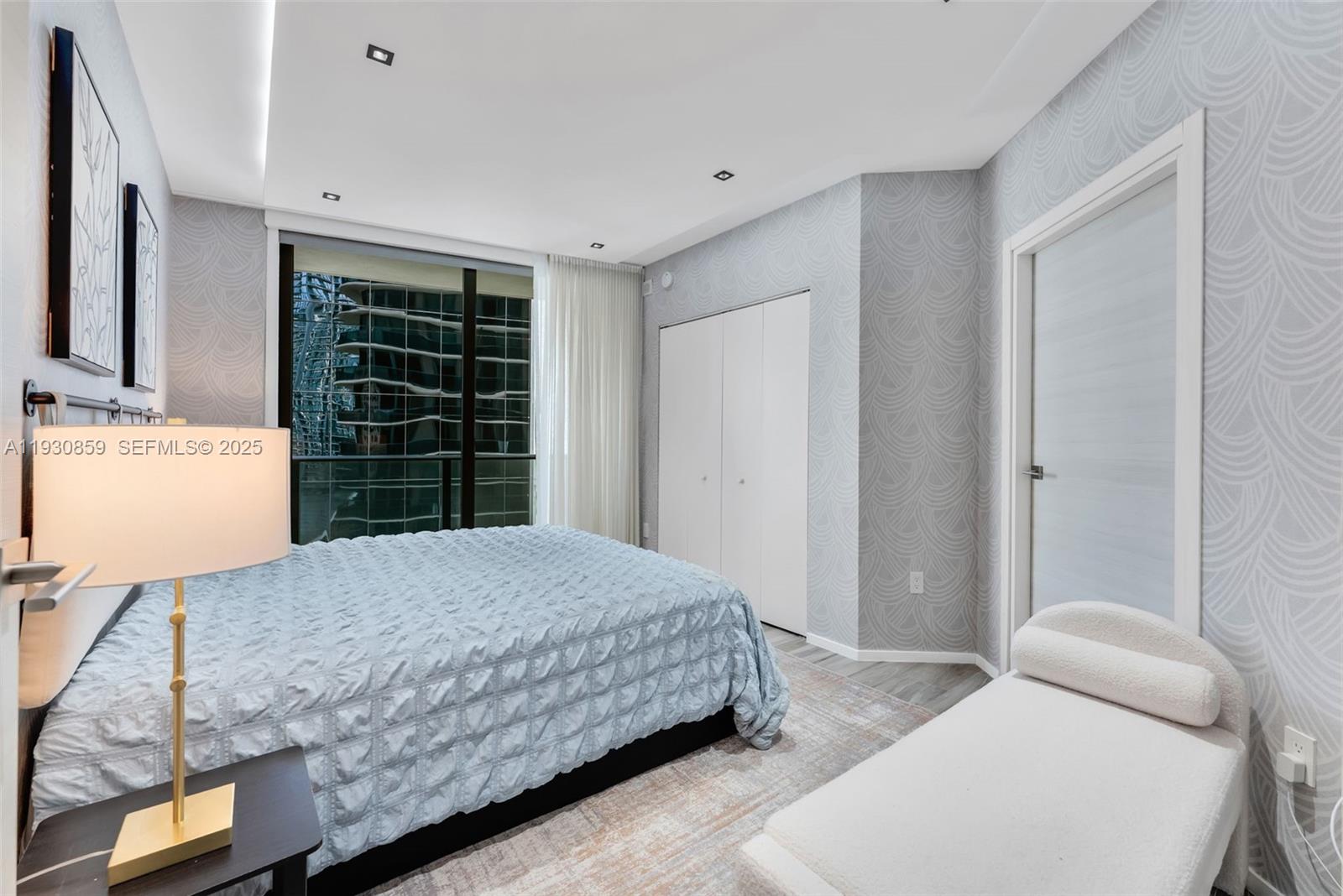 801 SMA RESIDENCE CONDO - Residential