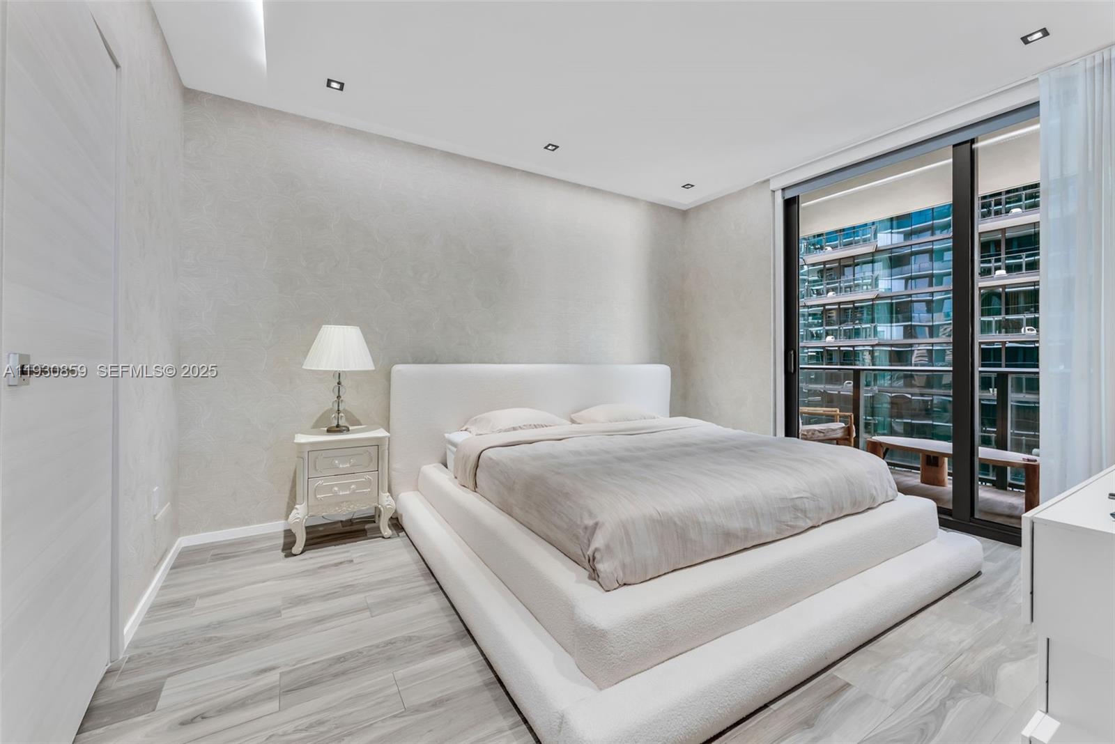 801 SMA RESIDENCE CONDO - Residential