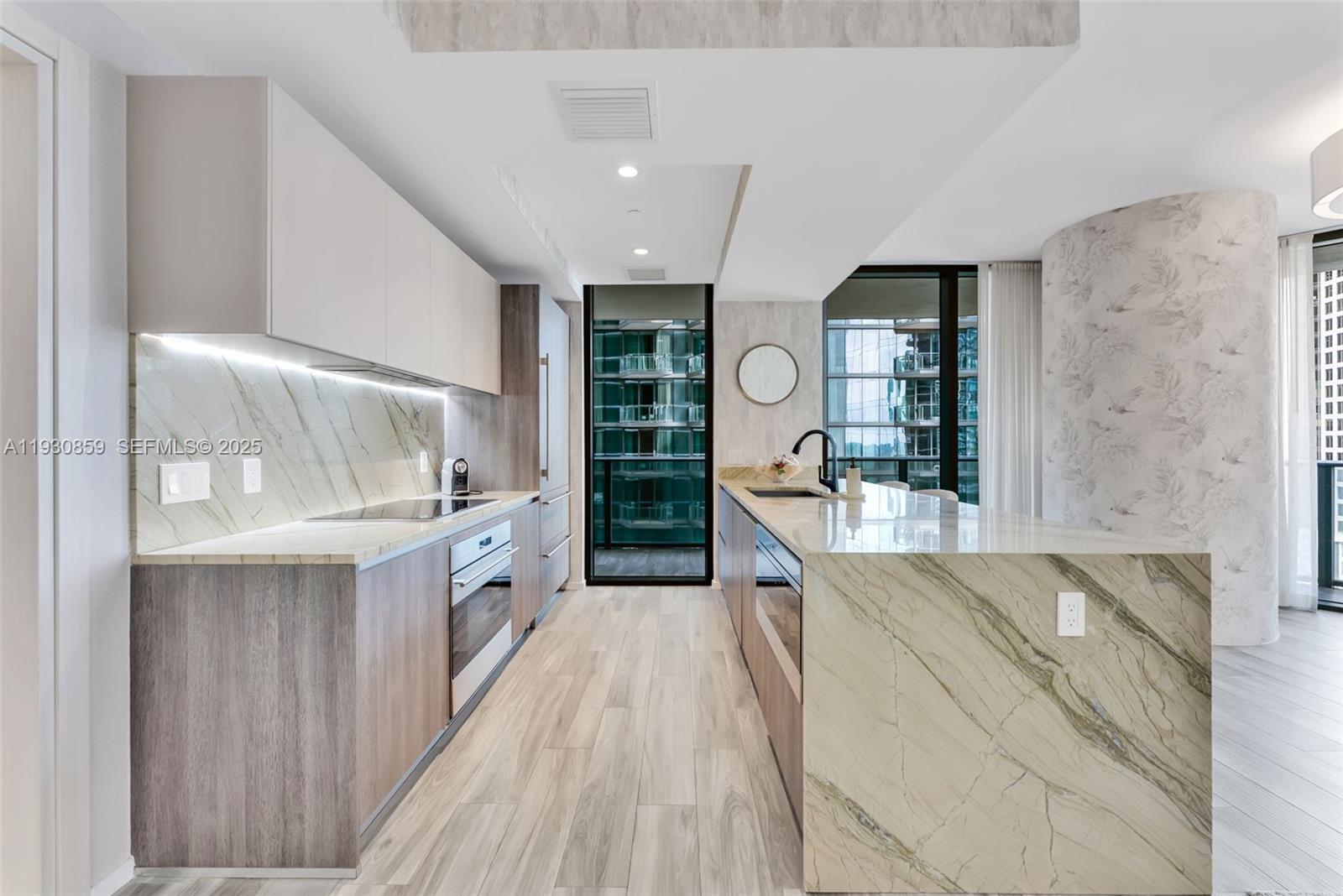801 SMA RESIDENCE CONDO - Residential
