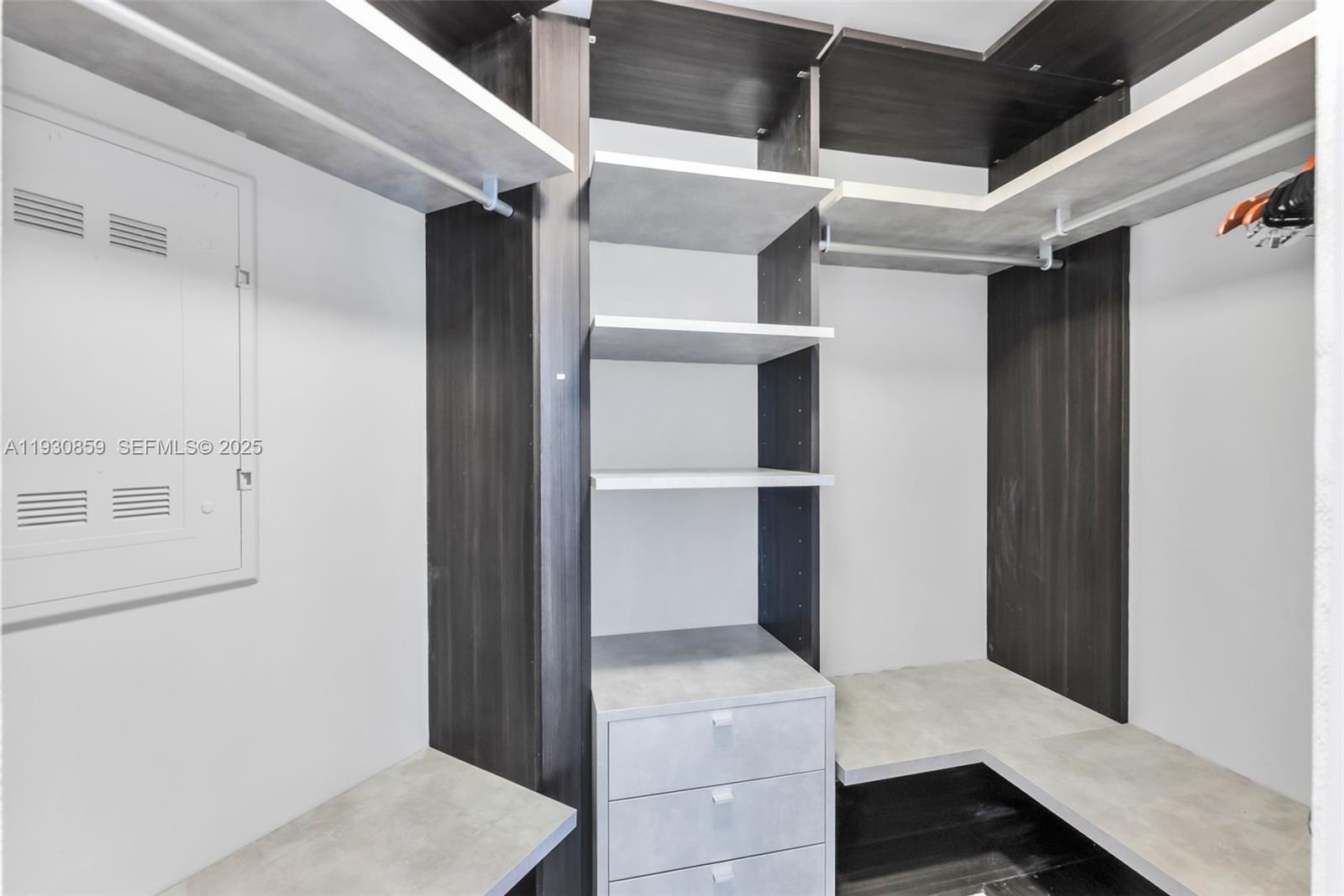 801 SMA RESIDENCE CONDO - Residential