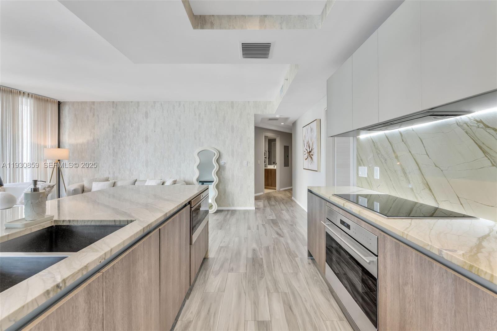 801 SMA RESIDENCE CONDO - Residential