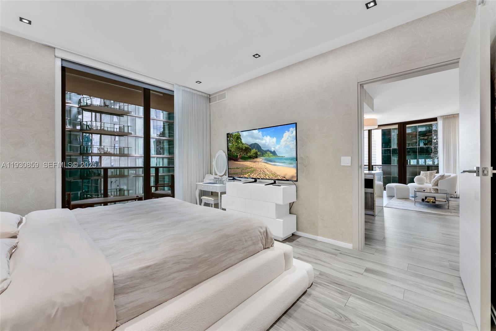 801 SMA RESIDENCE CONDO - Residential