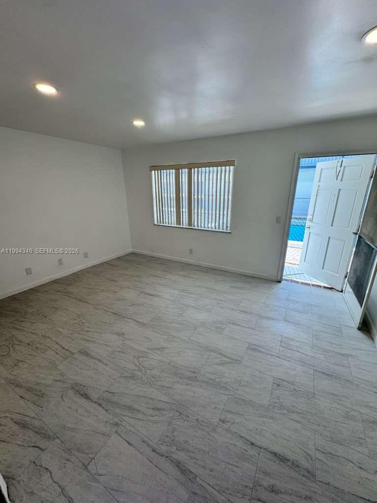 CRYSTAL CONDO - Residential