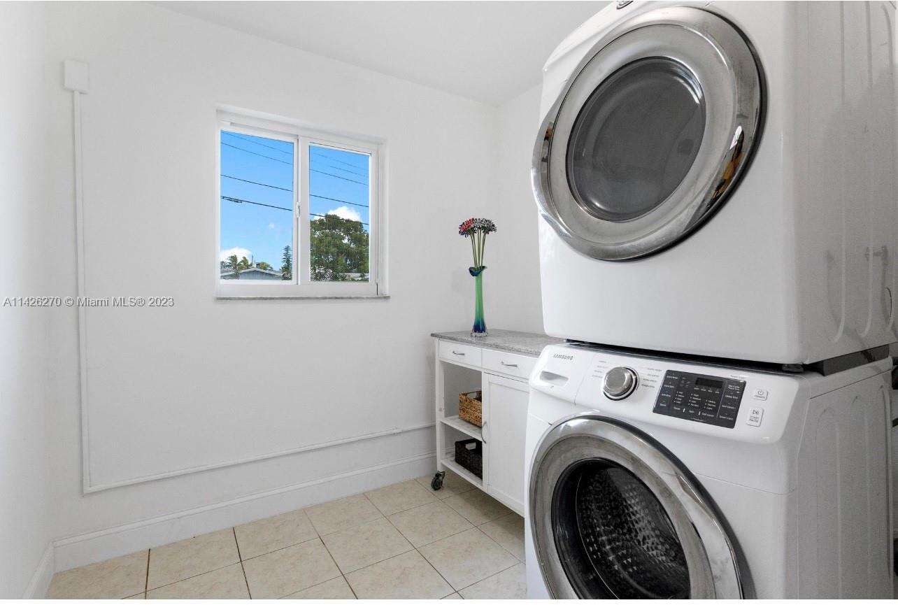 ROYAL PALM ACRES SECOND S - Residential Lease