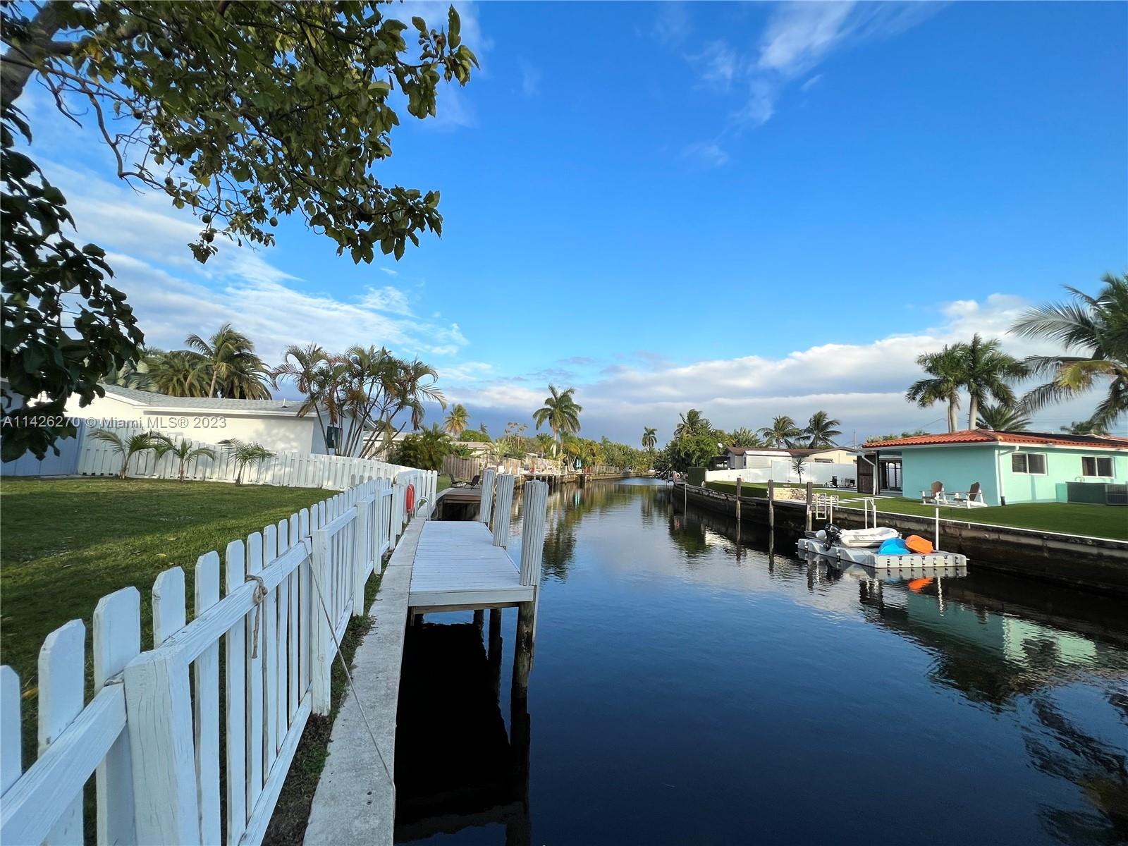 House with three bedrooms and two bathrooms, with a large backyard. Enjoy your day under a beautiful canal view, have fun watching big fish jump out of the water, and manatees. Deluxe BBQ Grill. It has an impeccable white kitchen with stainless steel appliances, white quartz countertops, floor-to-ceiling impact windows and doors that give excellent natural light and unparalleled views of the canal. A short distance from the beach, Very close to I95, Turnpike that takes you very quickly to Miami, a few minutes from large shopping centers such as the Sawgrass Mill. For more information, please visit YouTube and look for the video that has the name of the property address.
FOR SHOWINGS contact the co-agent Briggitte Da Silva