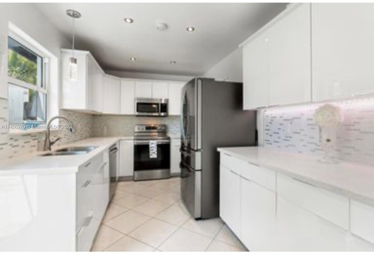 ROYAL PALM ACRES SECOND S - Residential Lease