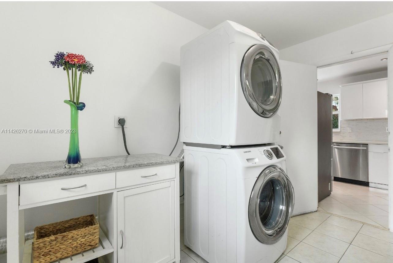 ROYAL PALM ACRES SECOND S - Residential Lease