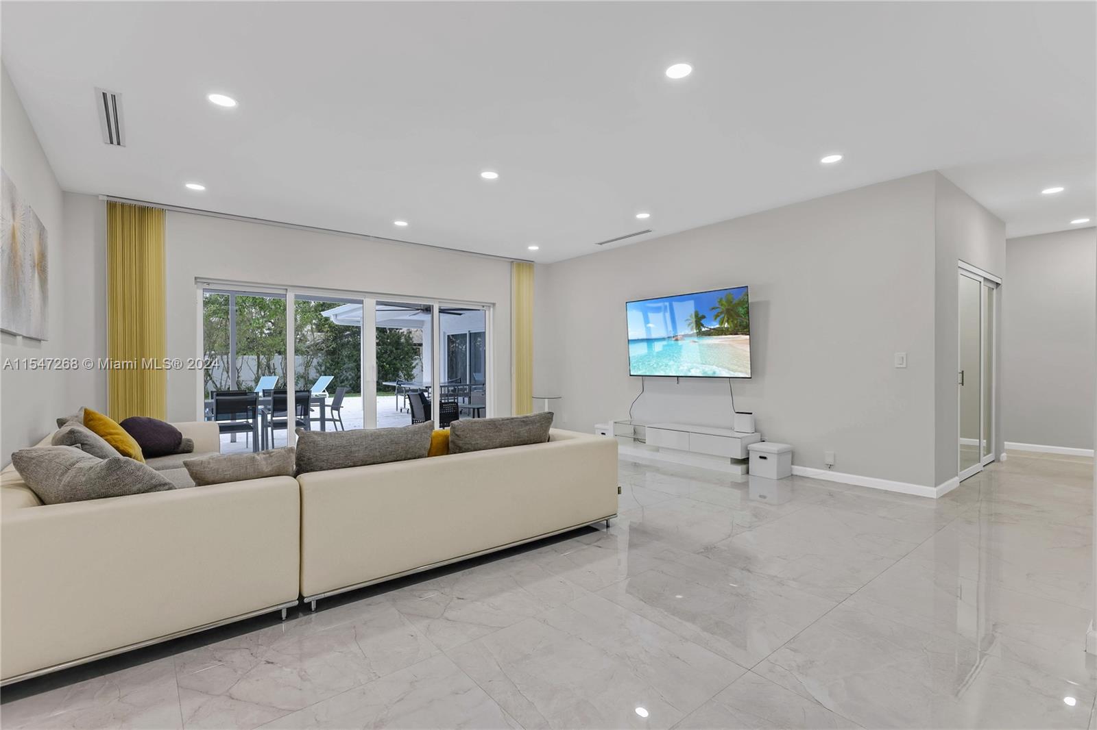 PLANTATION HARBOR - Residential