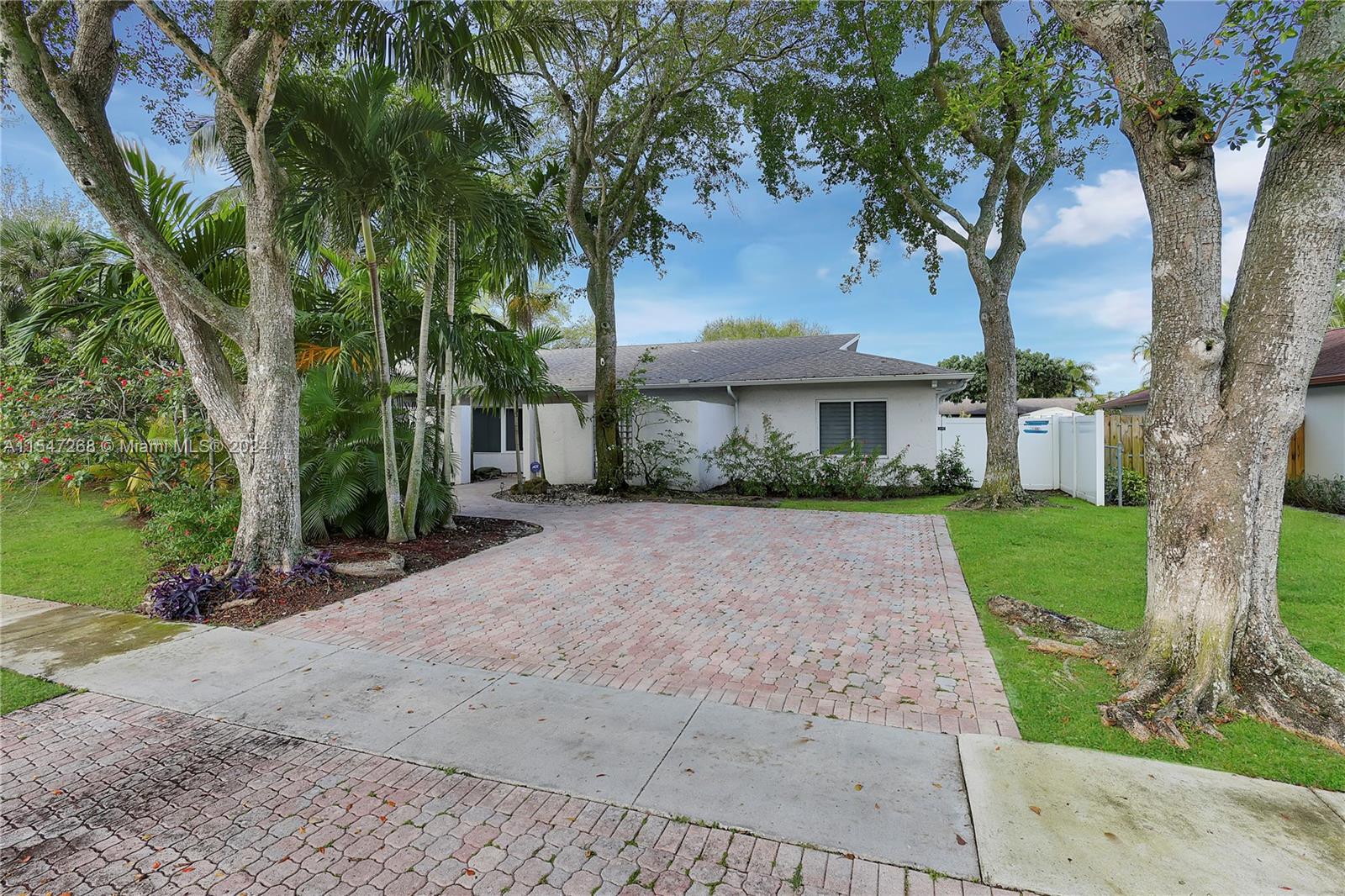 PLANTATION HARBOR - Residential