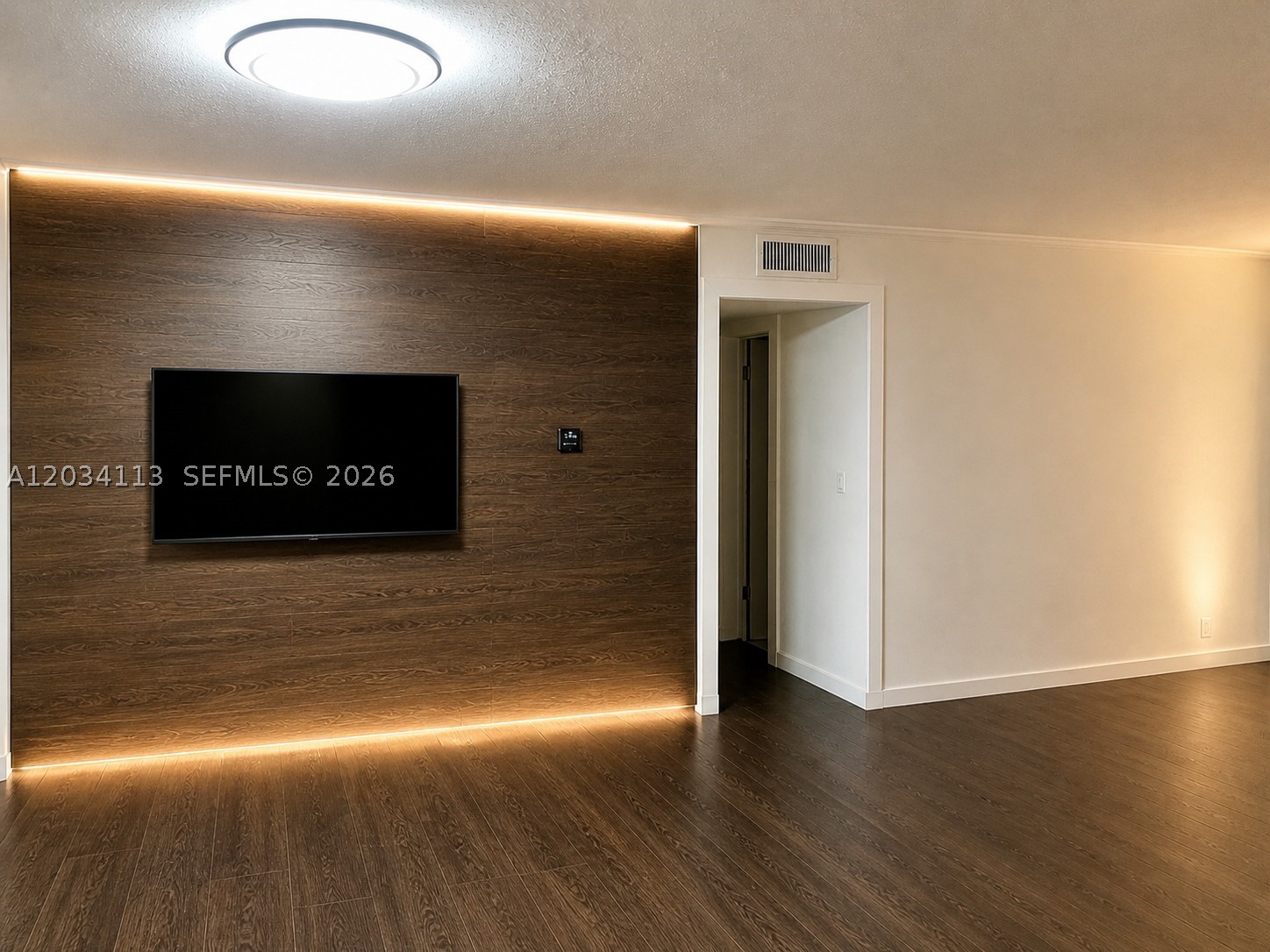 ELDORADO PLAZA WEST CONDO - Residential Lease