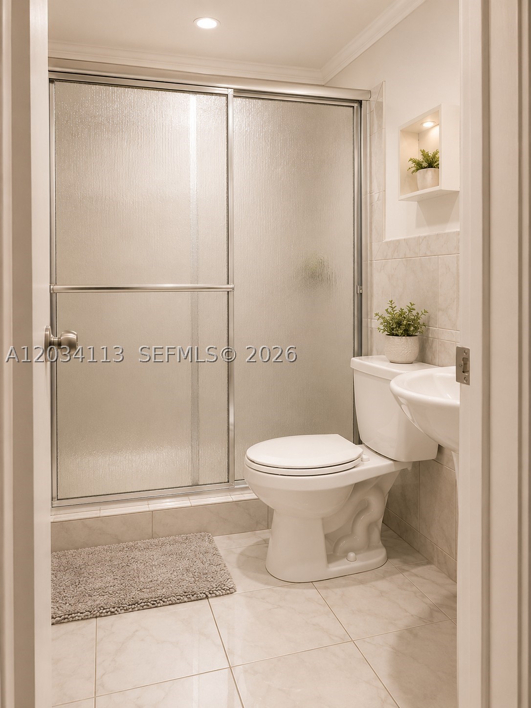 ELDORADO PLAZA WEST CONDO - Residential Lease