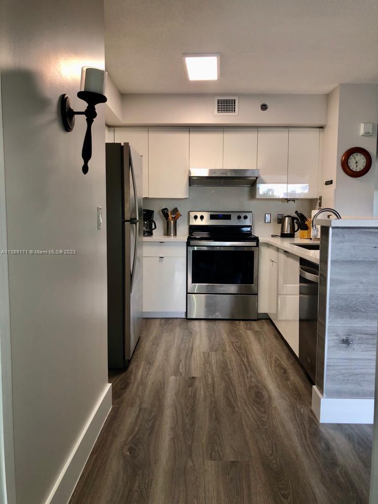 THE YACHT CLUB AT AVENTUR - Residential Lease