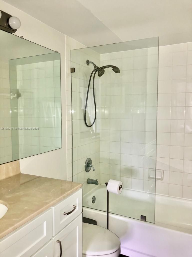 THE YACHT CLUB AT AVENTUR - Residential Lease