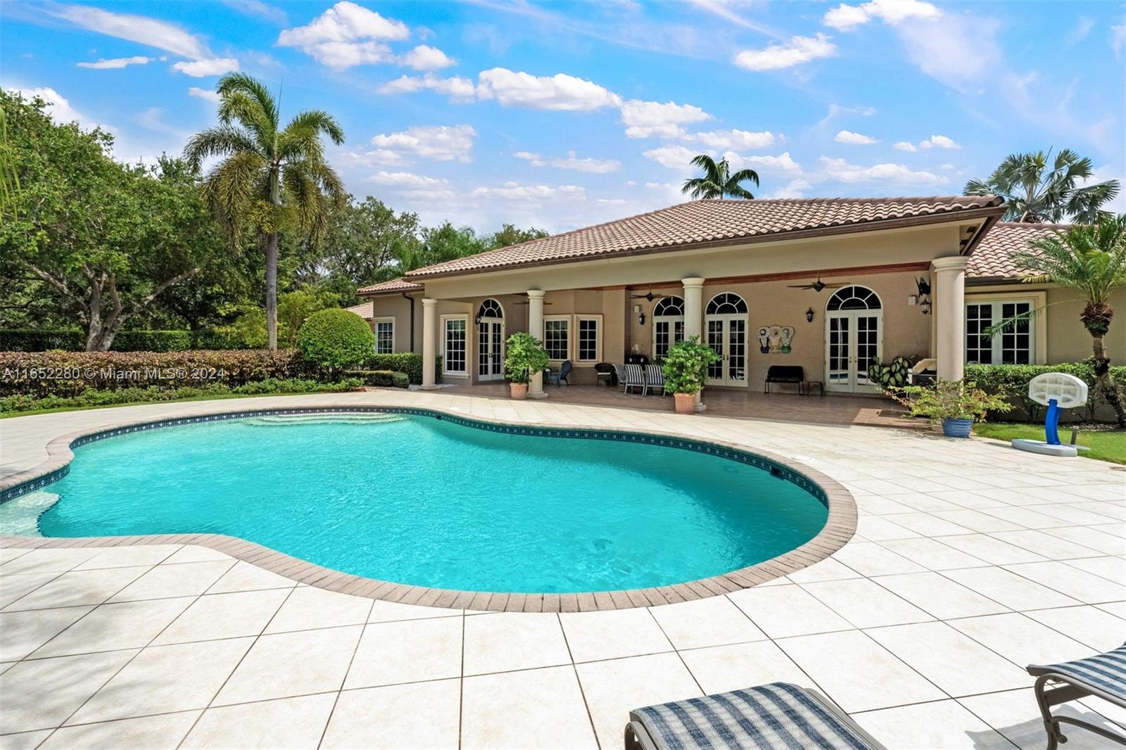 CORAL GABLES RIVIERA SEC - Residential