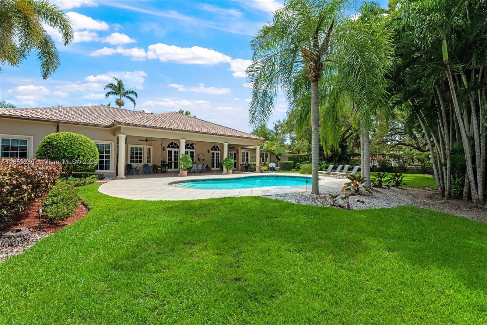 CORAL GABLES RIVIERA SEC - Residential