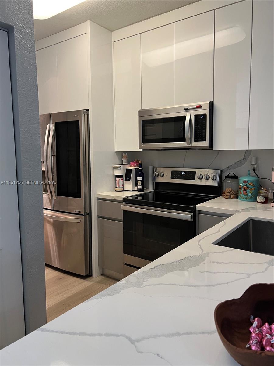 VILLAS AT CARMEL CONDO NO - Residential