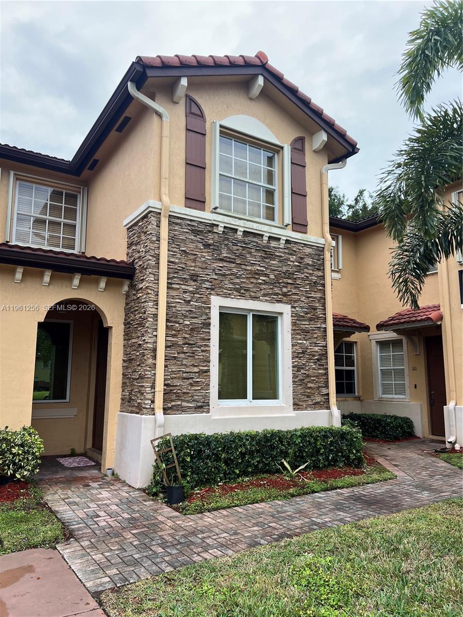 VILLAS AT CARMEL CONDO NO - Residential