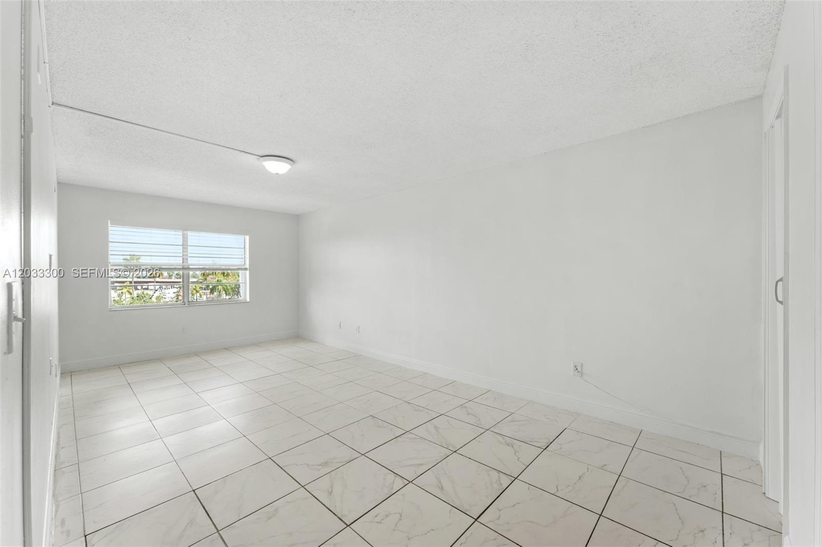 MONTECARLO CONDO - Residential