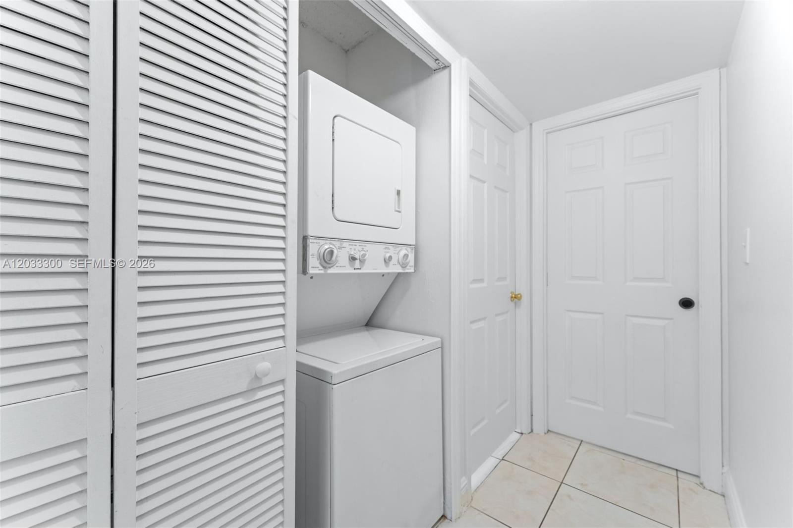 MONTECARLO CONDO - Residential