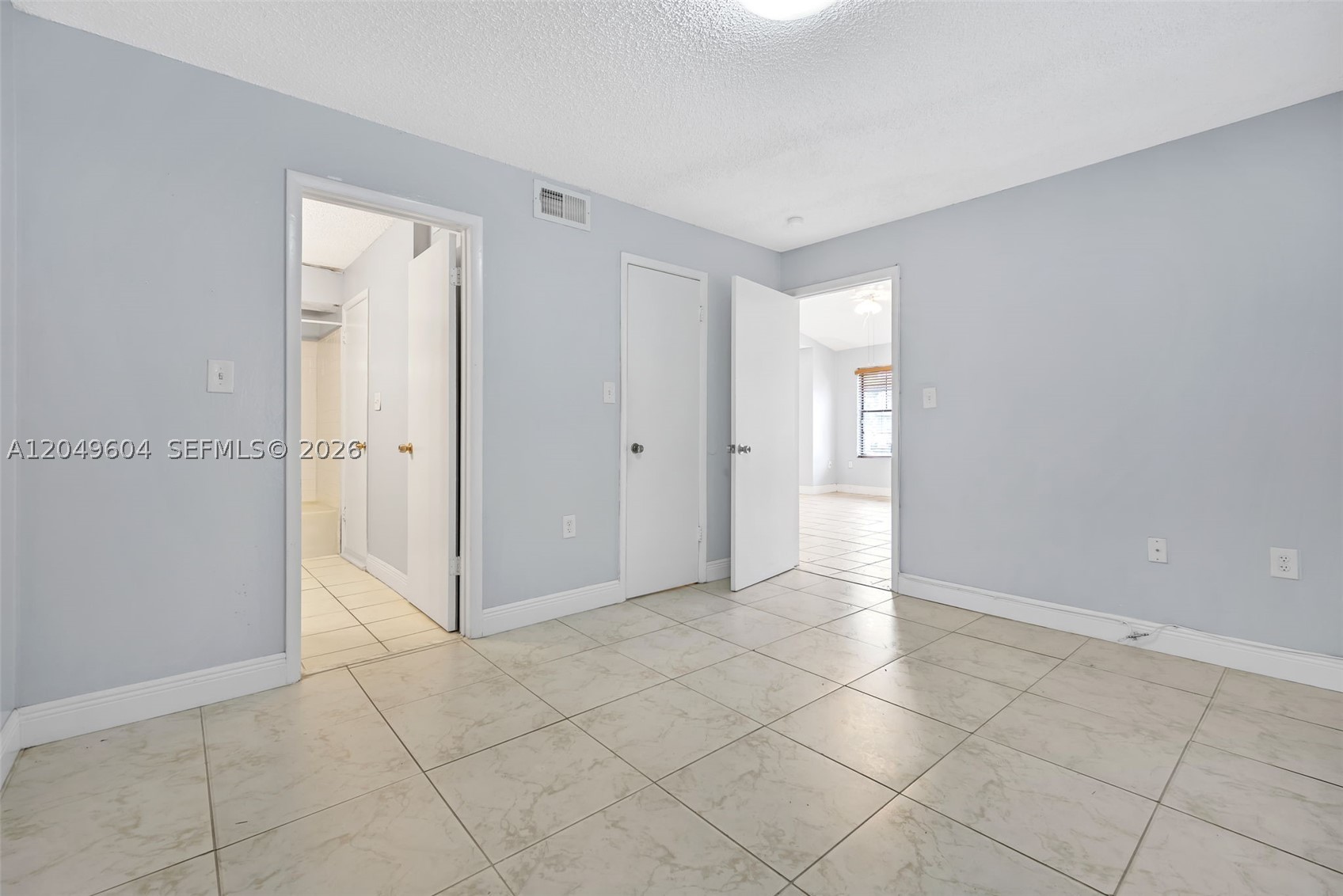 BISCAYNE BEACH CLUB CONDO - Residential